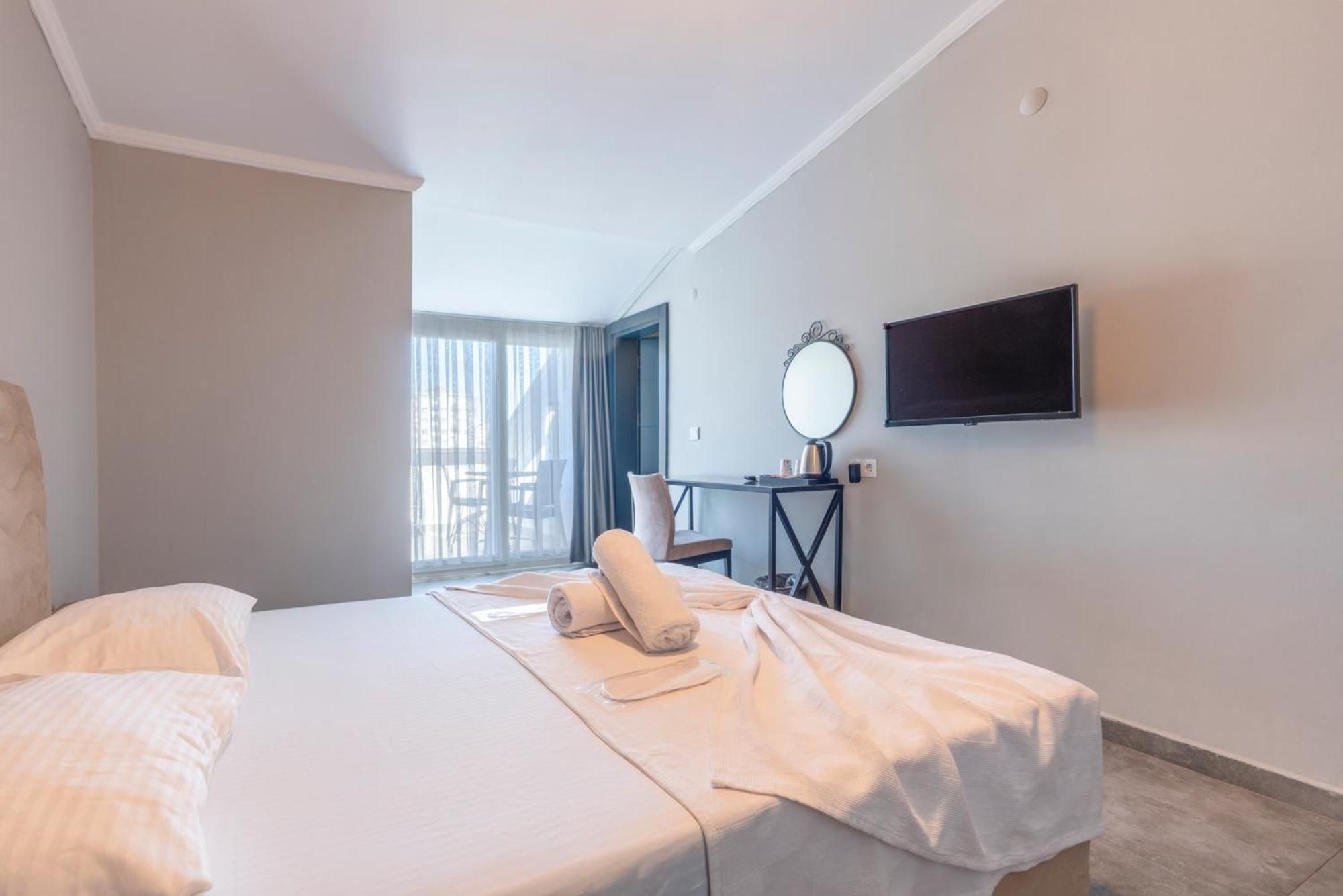 Lara Homes Aparthotel 2*