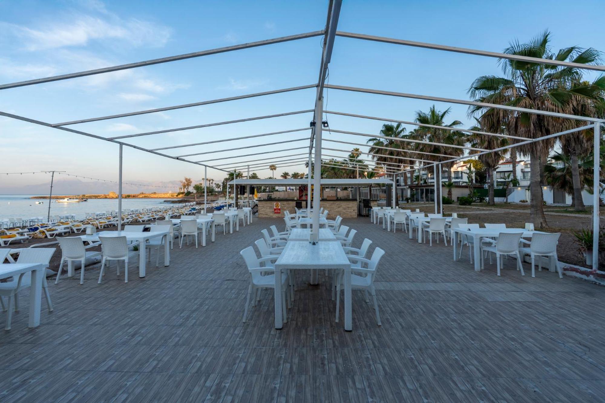 Hotel apartamentowy Lara Homes 2*